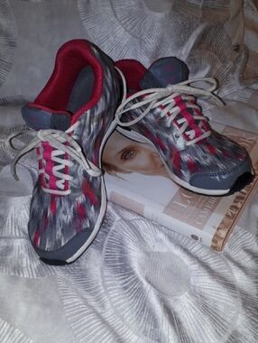 Ryka Grafik Gray and Pink Patterned Women's Athletic Sneakers Size 6.5